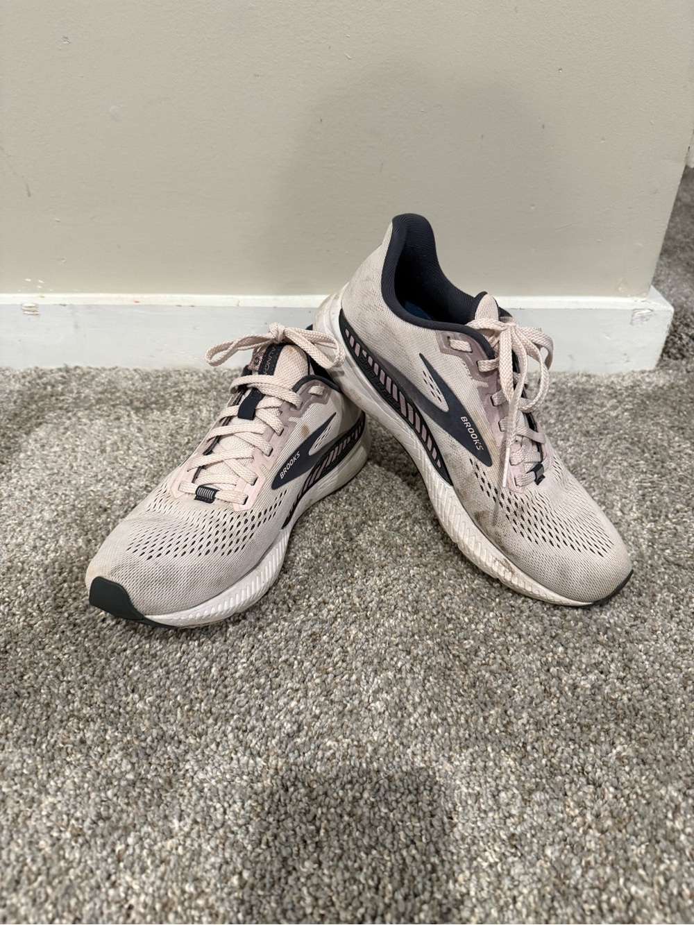 Brooks Women's Running Shoes in Blush with Navy Accents